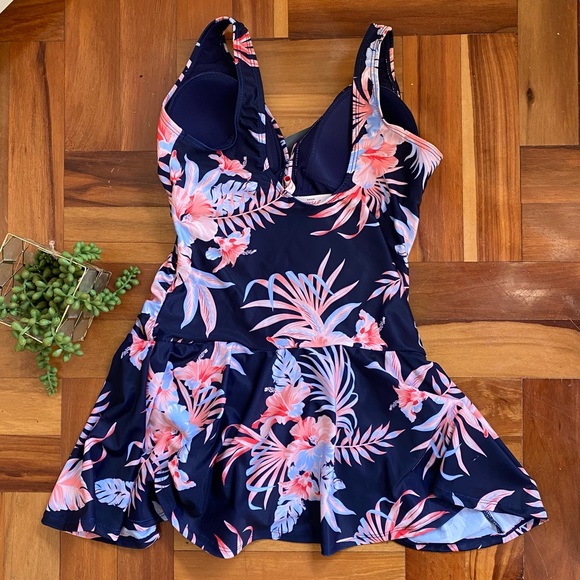 Miller’s BNWT swimsuit - Picture 4 of 7